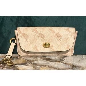 Coach Horse Carriage Sunglasses Case!